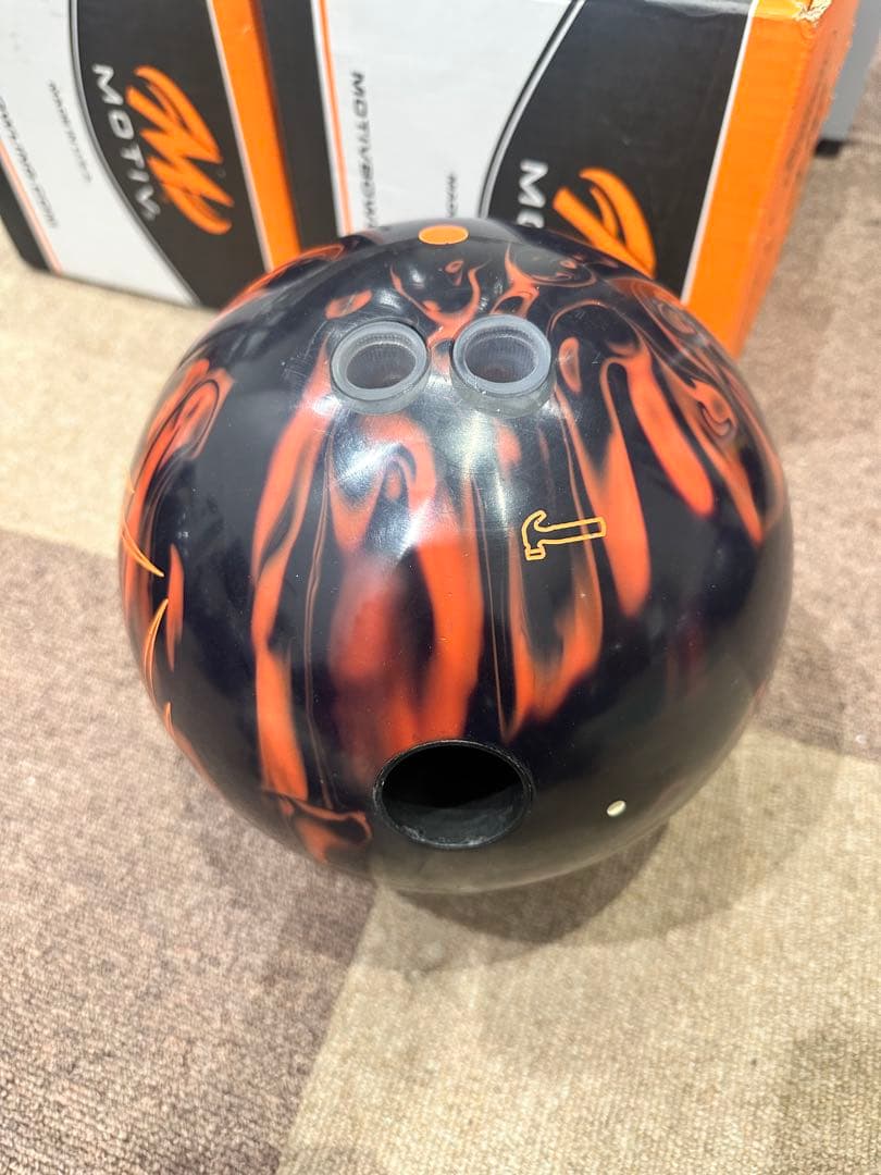 フ*オ様 ハンマー　ブラックウイドー2.0 15ポンド ボウリングボール