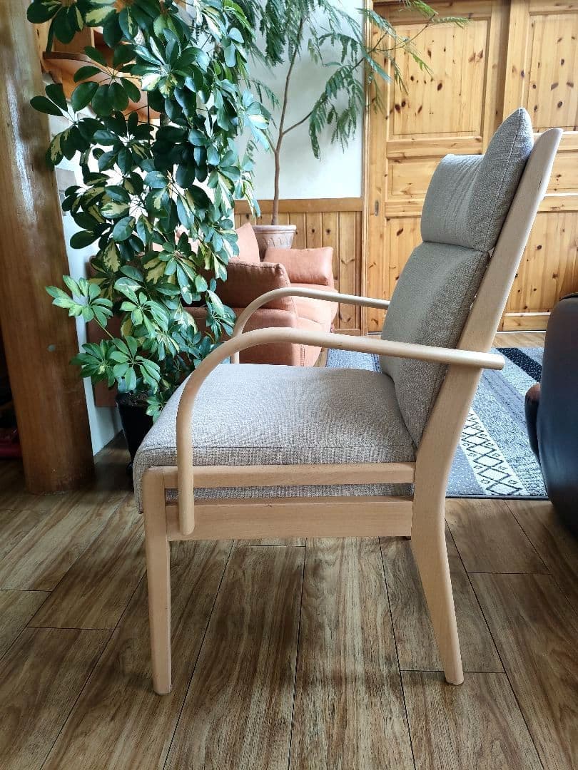 美品　ニトリ　ダイニングチェア　Nコレクション 肘付き　ナチュラルベージュ