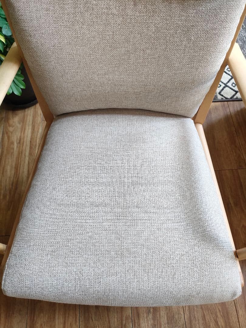 美品　ニトリ　ダイニングチェア　Nコレクション 肘付き　ナチュラルベージュ