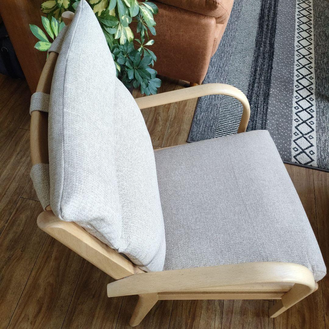 美品　ニトリ　ダイニングチェア　Nコレクション 肘付き　ナチュラルベージュ