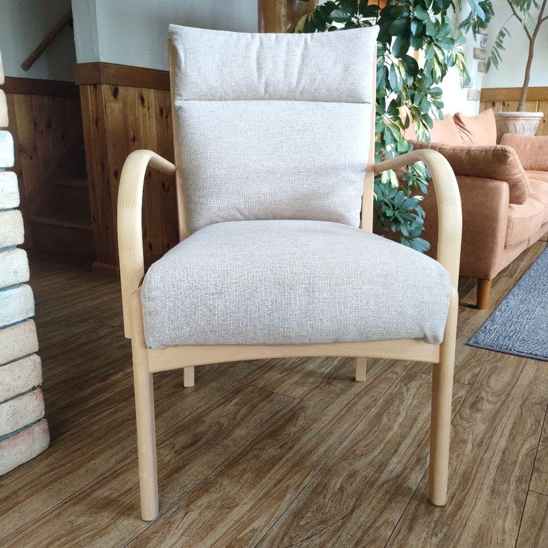 美品　ニトリ　ダイニングチェア　Nコレクション 肘付き　ナチュラルベージュ