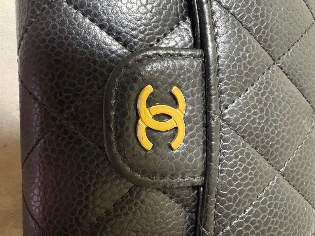 CHANEL 三つ折り財布　キャビアスキン　ゴールド