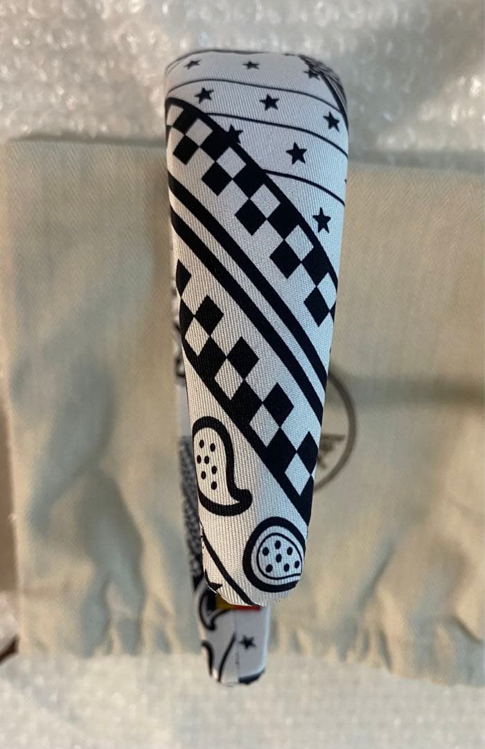 【専用】エルメスカチューシャヘアバンドヘアアクセサリー　ジナ　ジグザグ　白黒新品