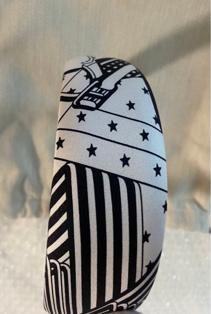 【専用】エルメスカチューシャヘアバンドヘアアクセサリー　ジナ　ジグザグ　白黒新品