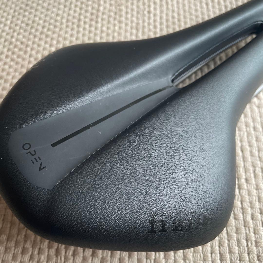 【使用感少なめ】fi'zi:k Antares R3　OPENサドル