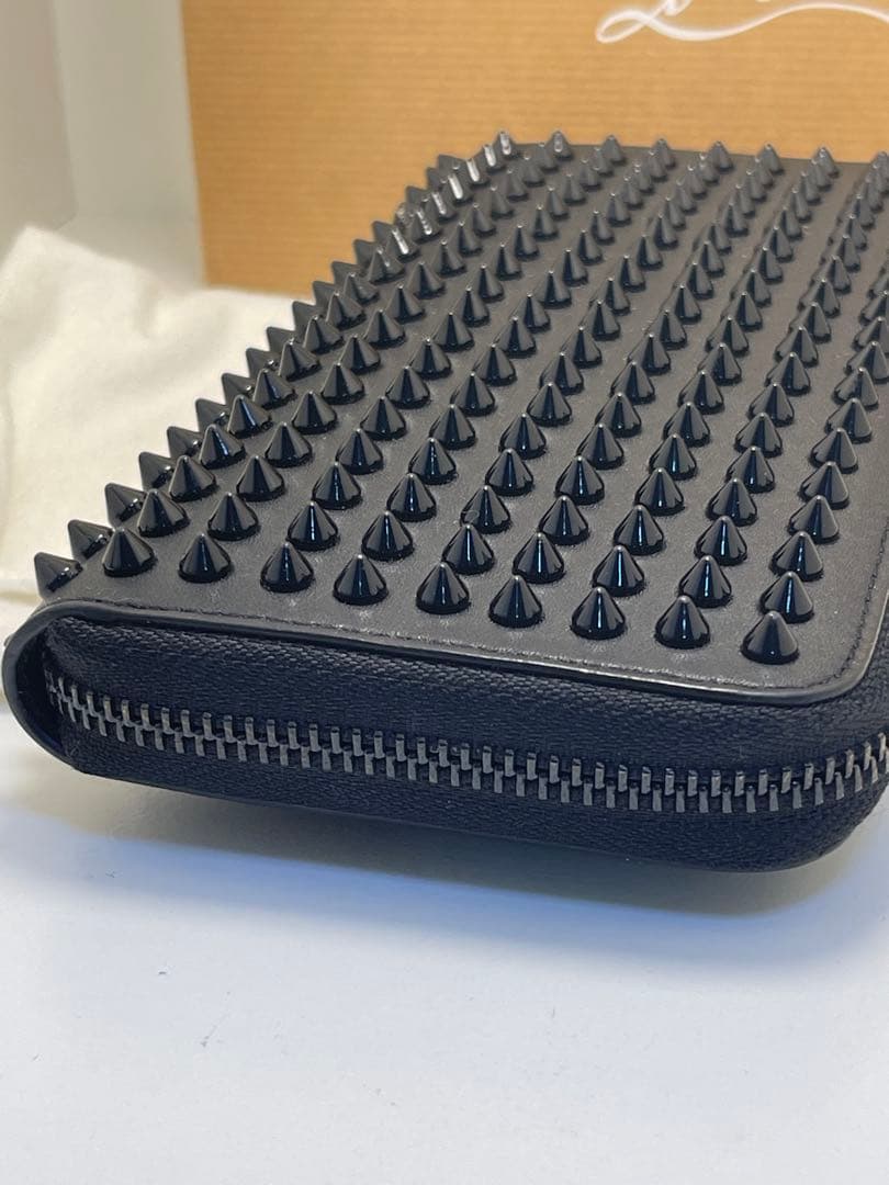 クリスチャンルブタン ラウンドファスナー長財布