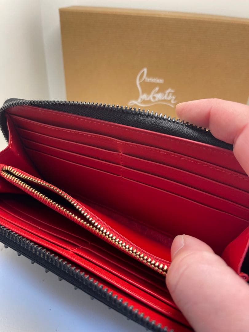 クリスチャンルブタン ラウンドファスナー長財布