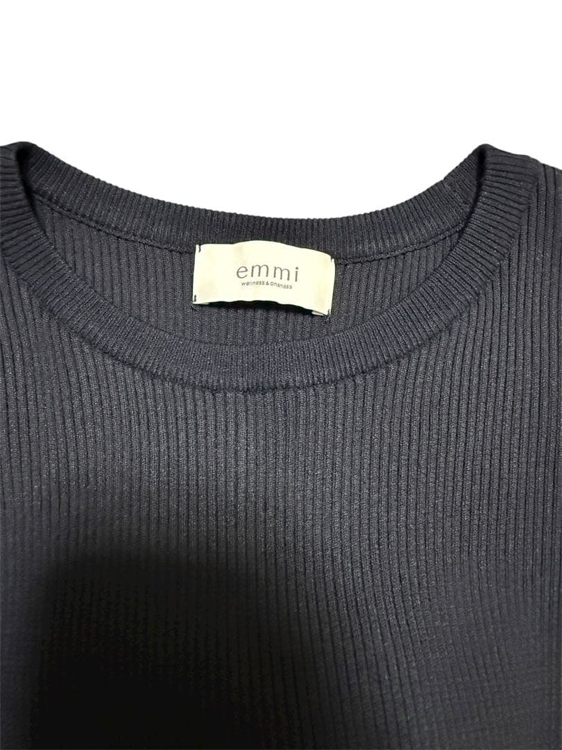 美品　emmi リブニットワンピース ネイビー