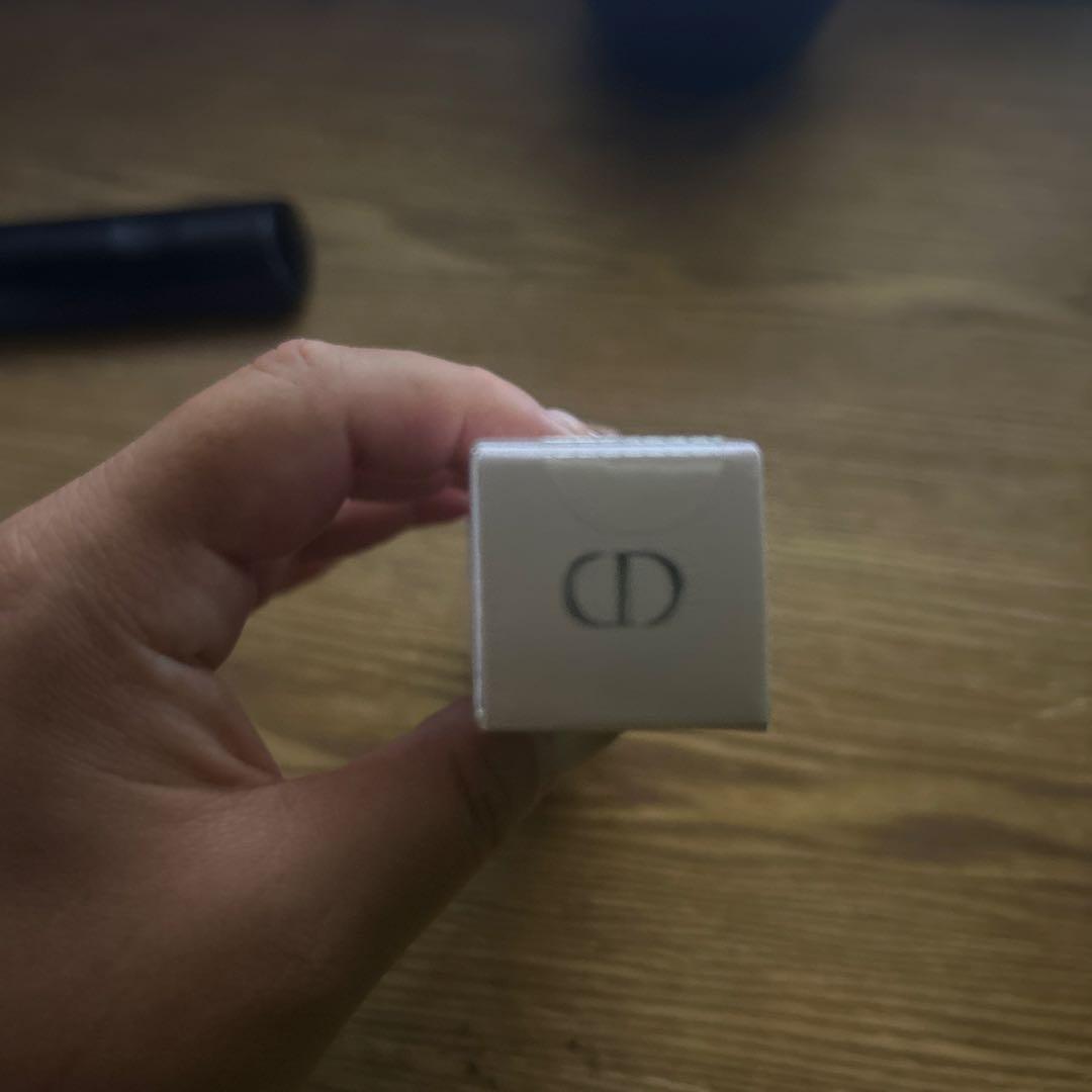 DIORカプチュールトータルヒアルショット