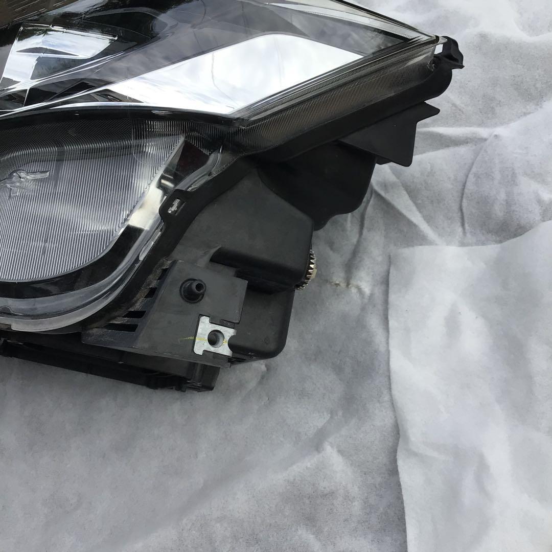 C27 セレナ　左　ヘッドライト