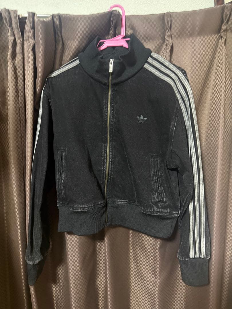 adidas ブラック トラックジャケット　デニム生地 短丈ジャケット
