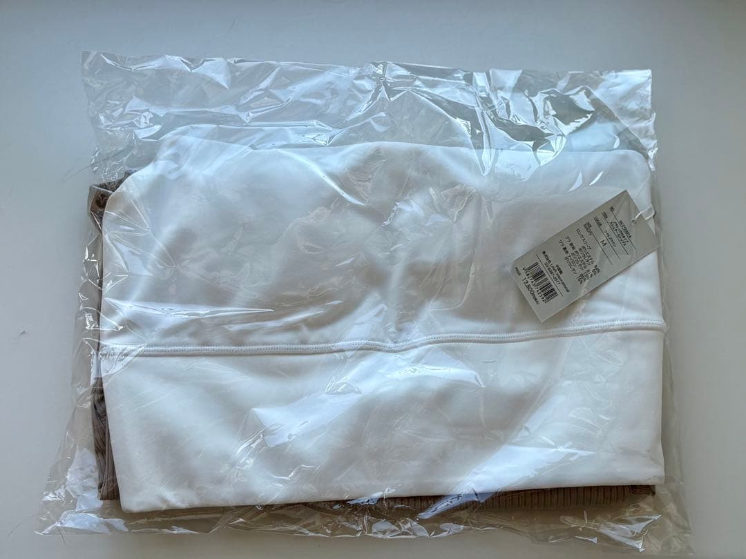 【新品】【SUKALA】ブラトップ付きリブカシュクールトップス／Mサイズ