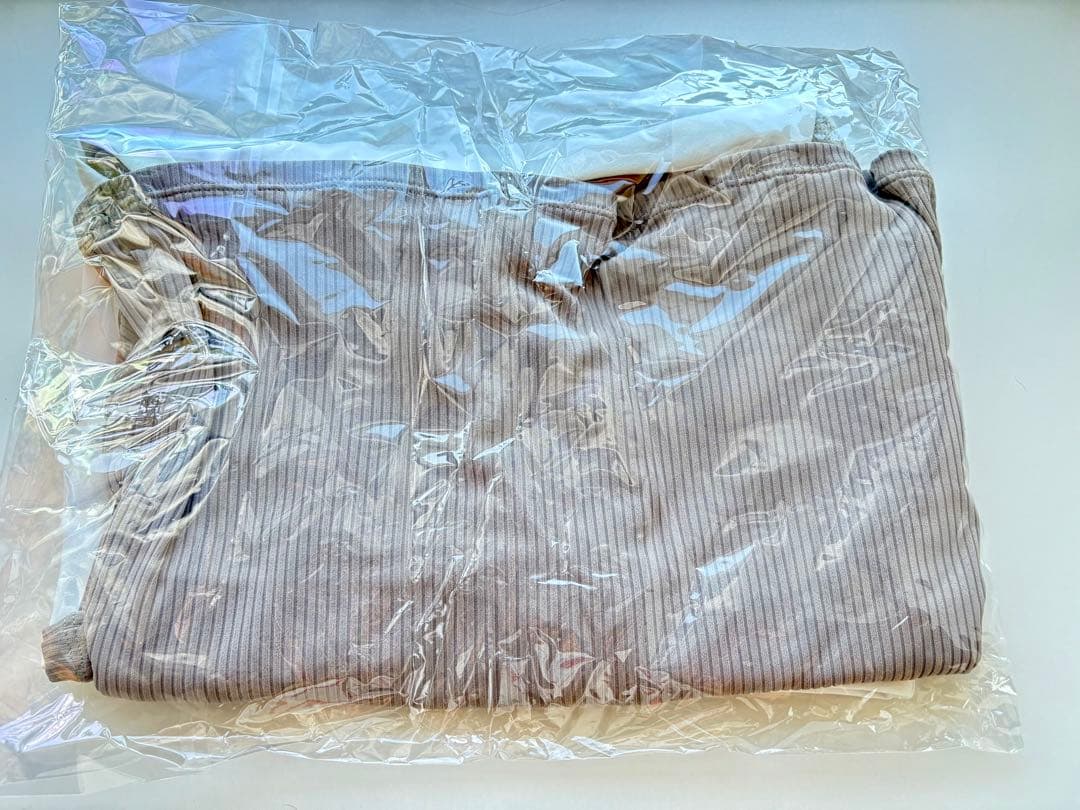 【新品】【SUKALA】ブラトップ付きリブカシュクールトップス／Mサイズ