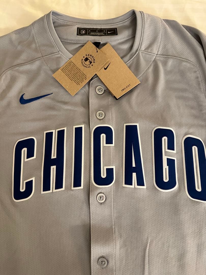 新品　公式シカゴカブスのMサイズのグレーのユニフォーム