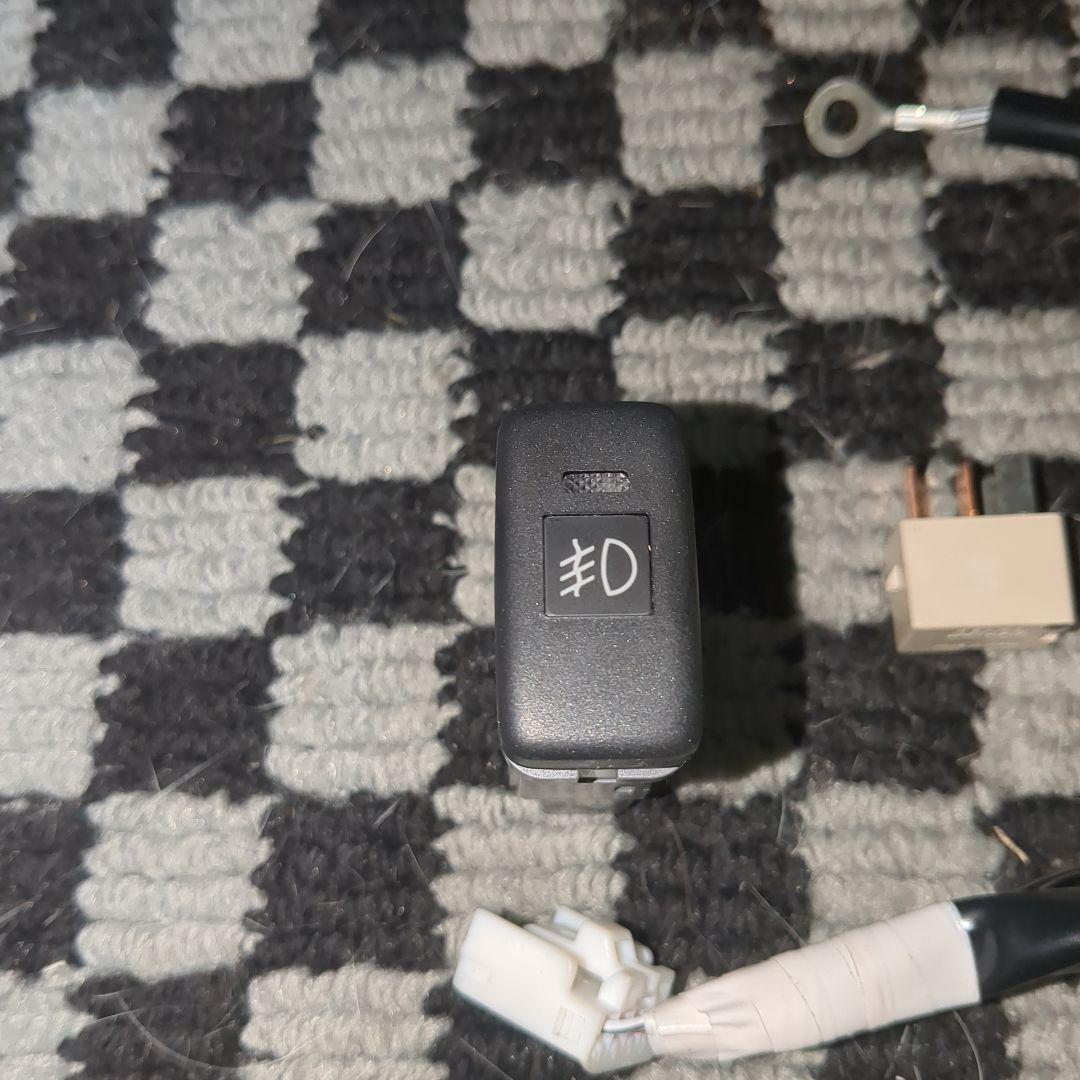 ミラココア　L675S ダイハツ純正ハロゲンフォグランプ(メッキ) セット中古品