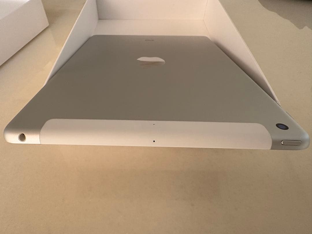 R*x様 iPad 6th Generation Wi-Fi＋Cellular