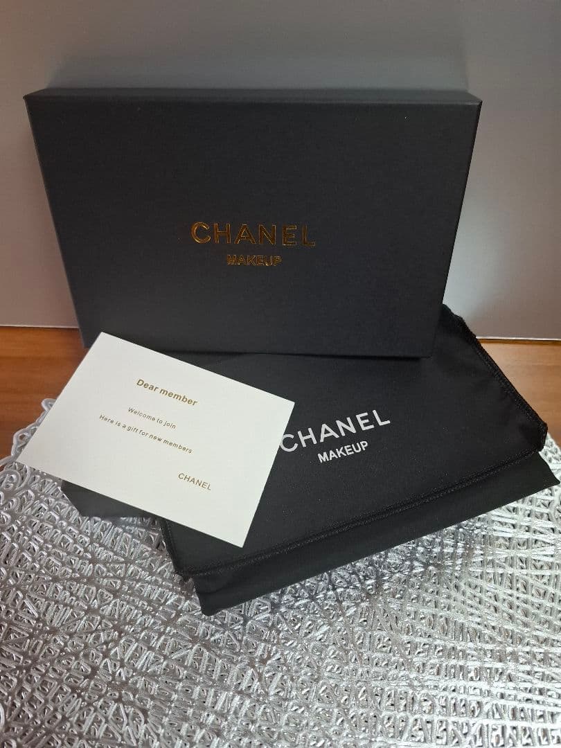 限定セール‼️CHANEL メイクアップマトラッセポーチ　 ノベルティ　斜め掛け