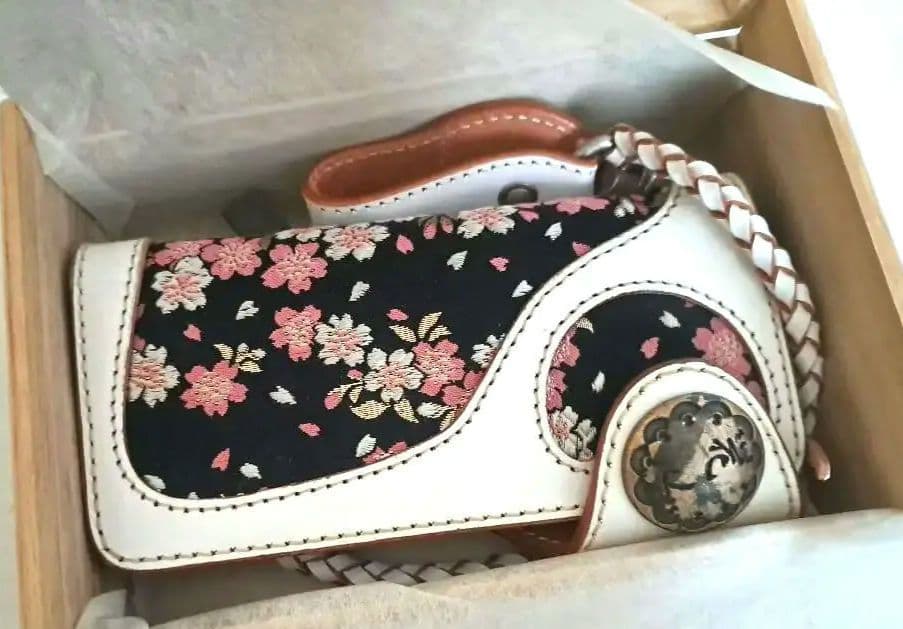 花山　 花柄　京桜　財布　霧箱付き　DEGNERデグナー　白　レア　入手困難