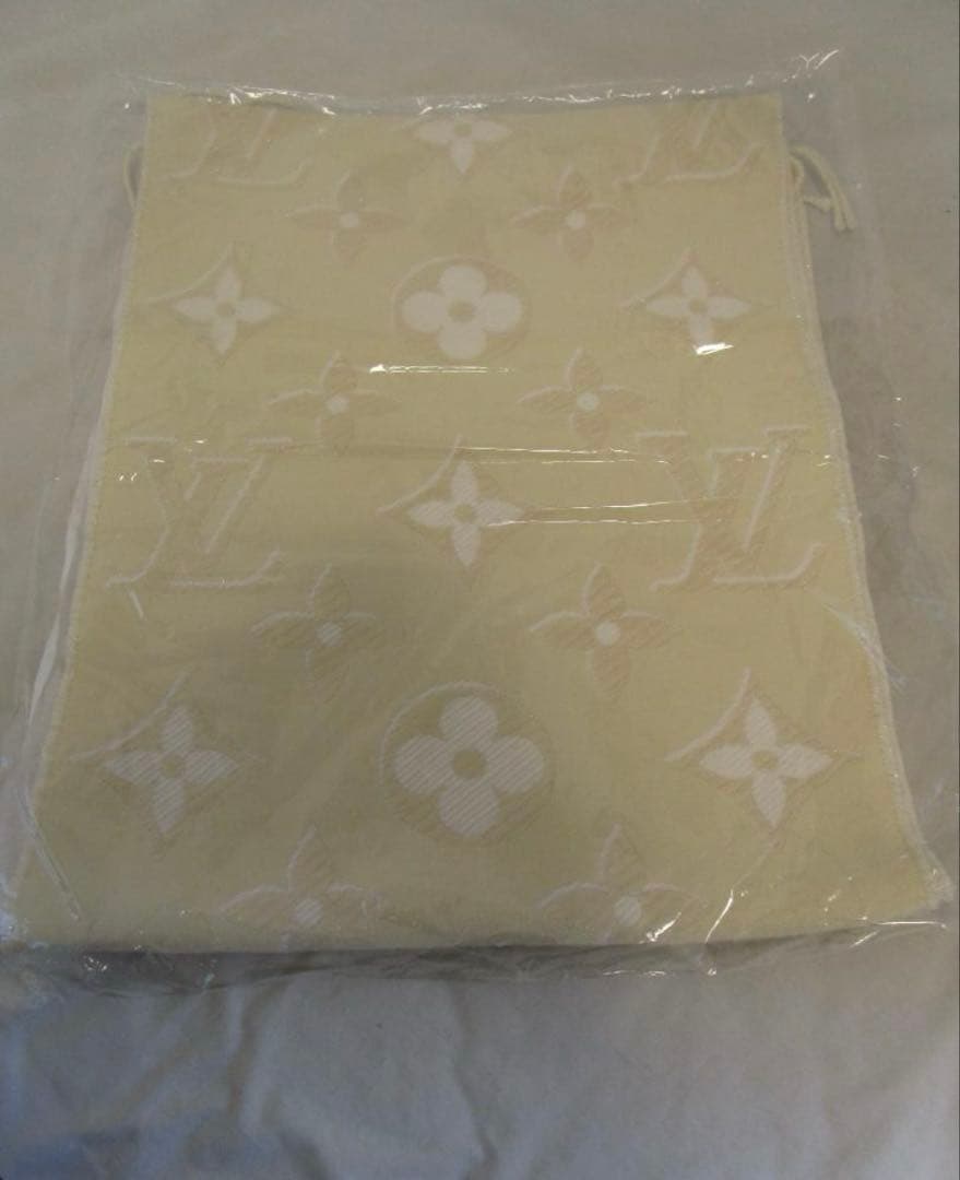 LOUIS VUITTON マフラー