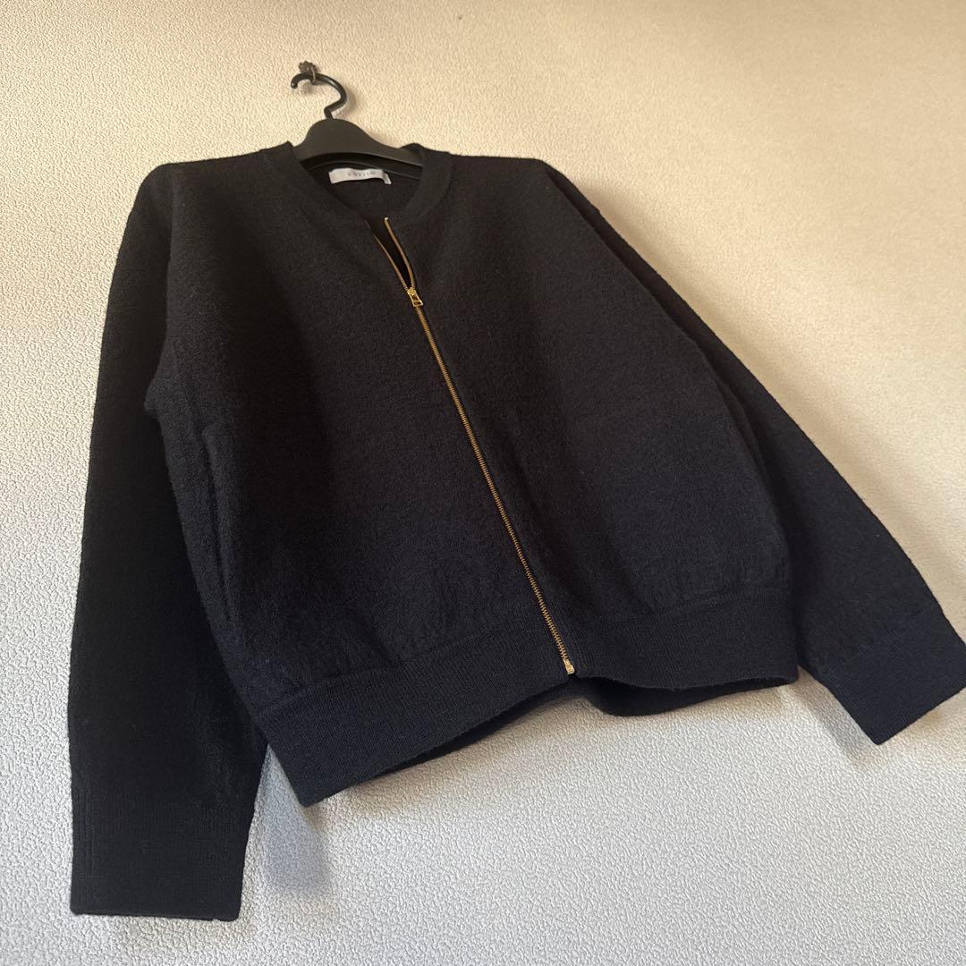 未使用　アンフィーロ　ウールミルドZIPニットブルゾン