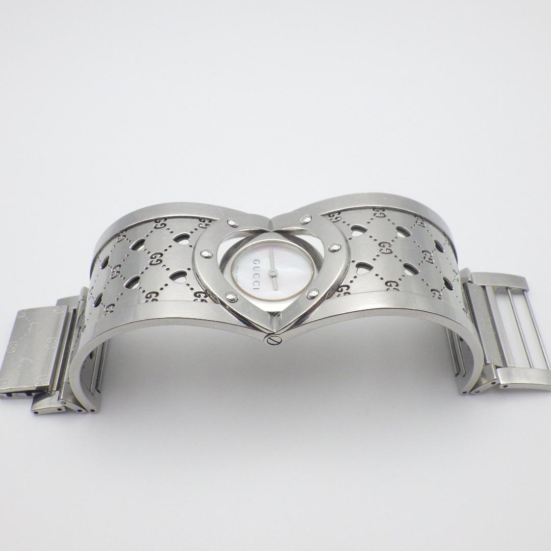 稼働 GUCCI グッチ トワール バングル腕時計 ハートデザイン ピンクシェル