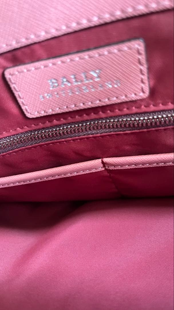 BALLY ピンク ストライプ ビジネスバッグ