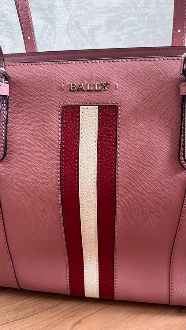BALLY ピンク ストライプ ビジネスバッグ