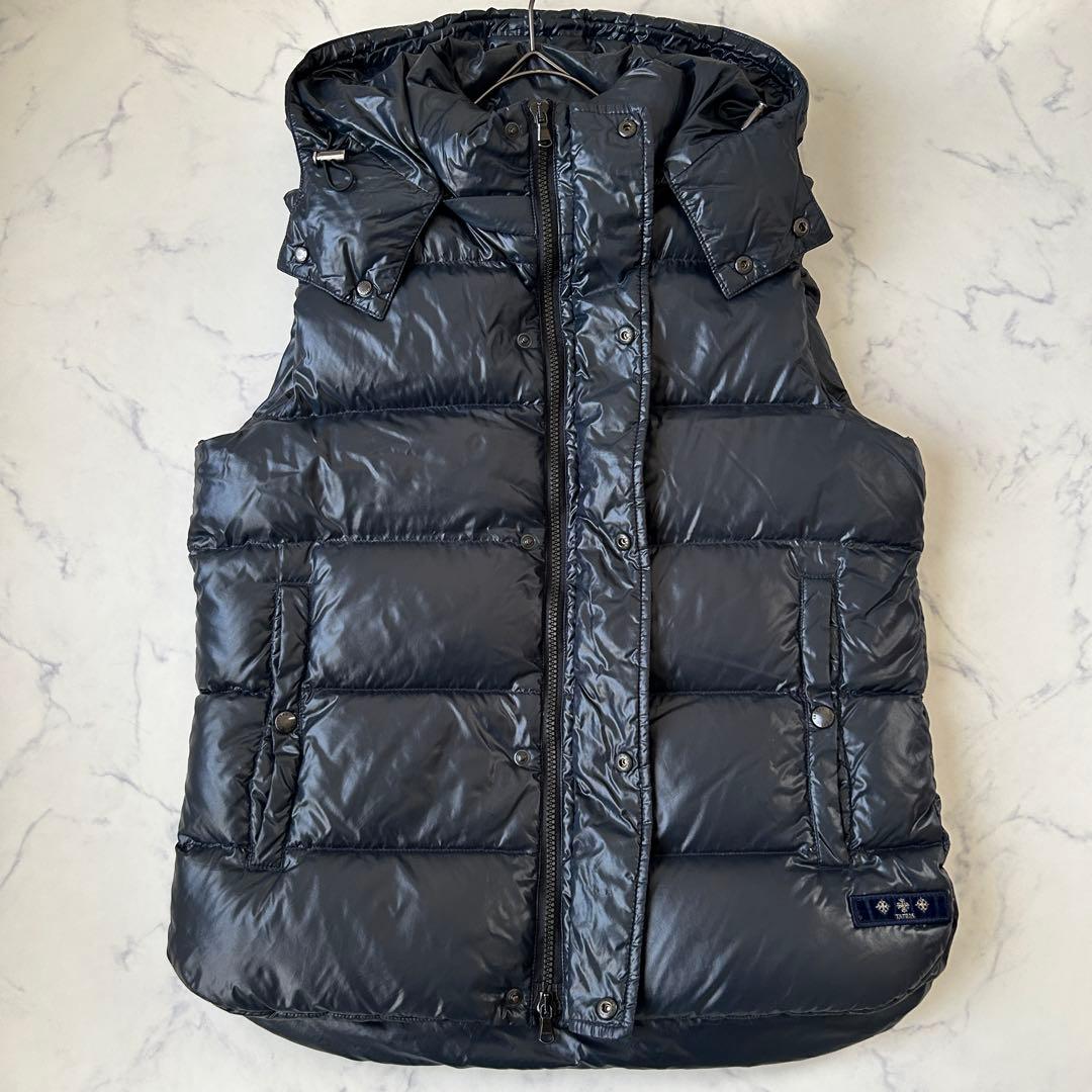 タトラス キルティング ダウンベスト ワッペン 刺繍ロゴ 03