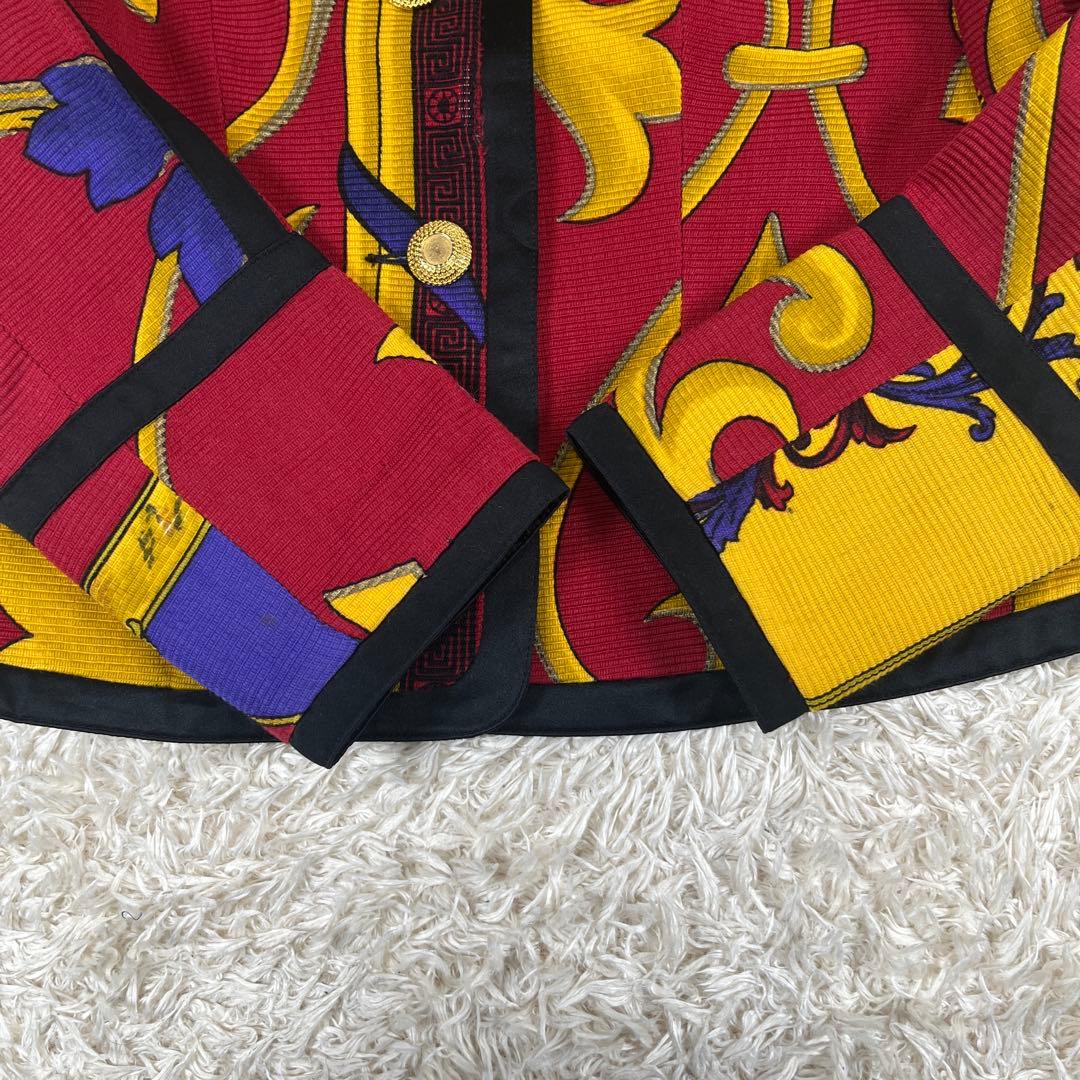 レア VERSACE ヴェルサーチ 金ボタン 総柄 短丈 テーラードジャケット