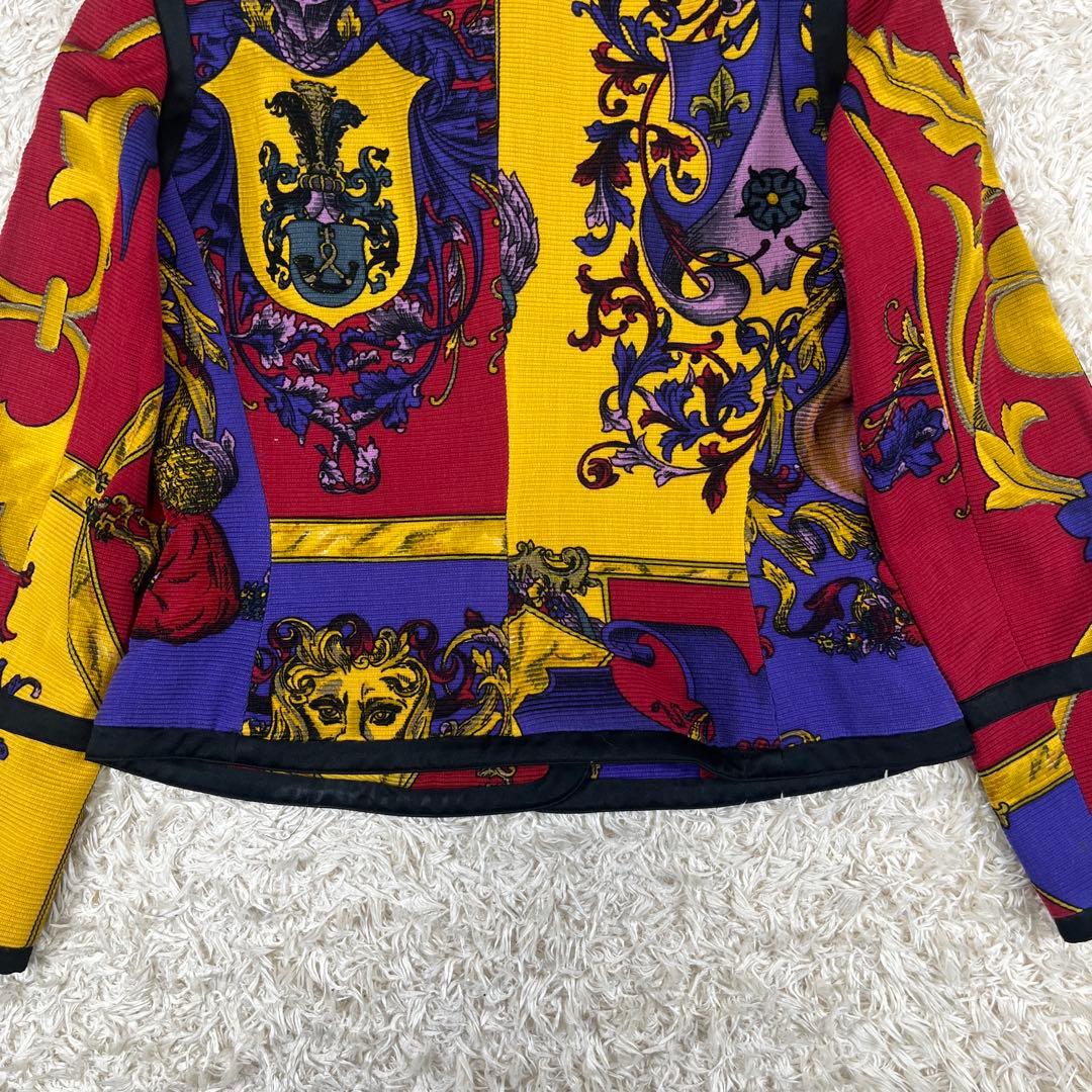 レア VERSACE ヴェルサーチ 金ボタン 総柄 短丈 テーラードジャケット