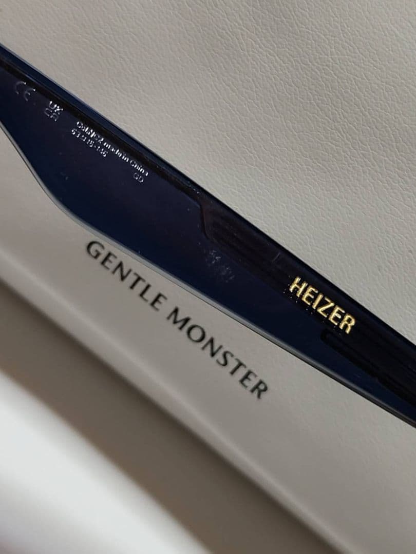 ◆GENTLE MONSTER◆サングラス　HEIZER　ケース付き