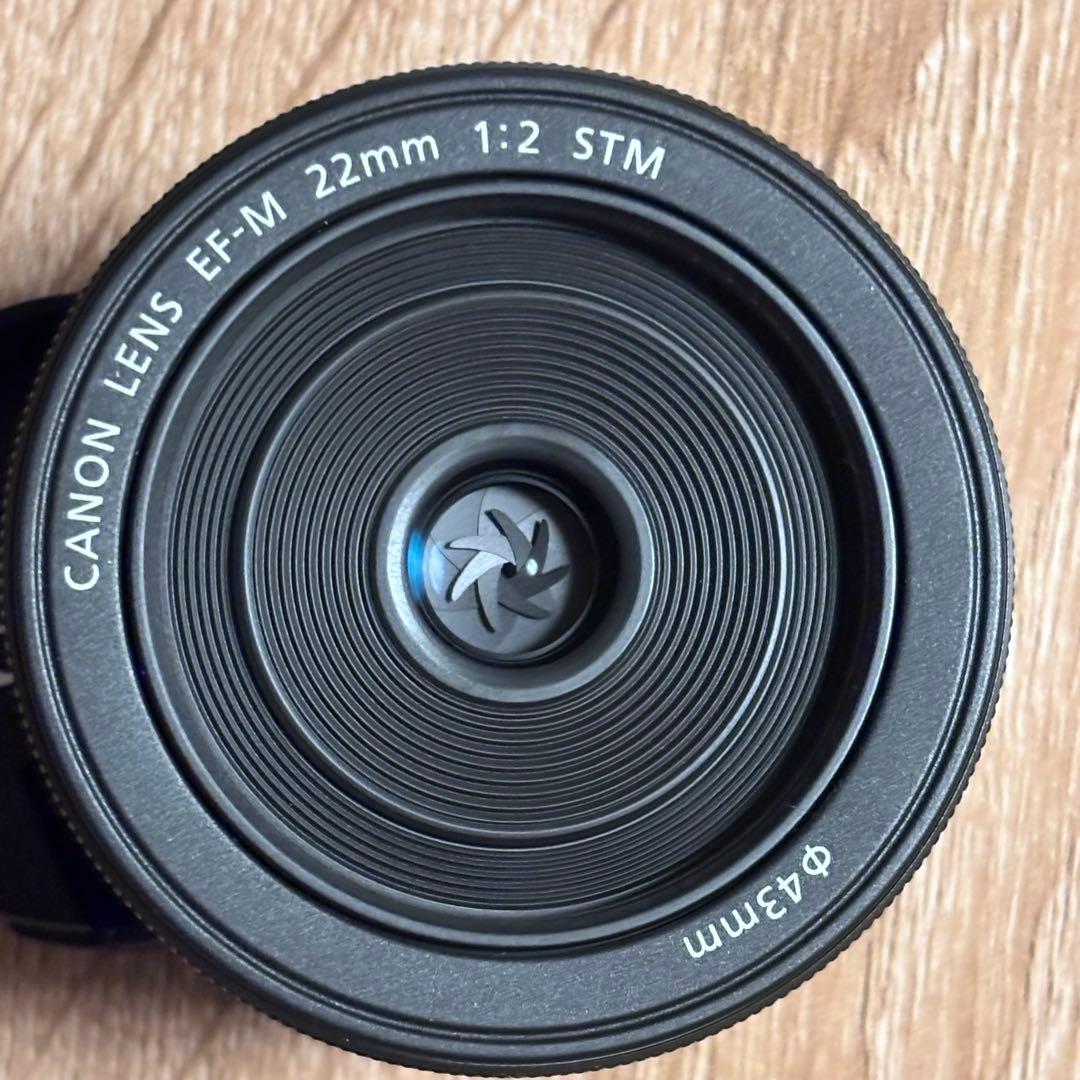 CANON EF-M 22mm F2 STM キャノン　レンズ