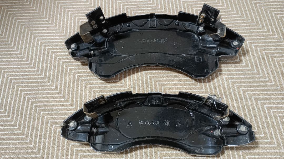 SUBARU WRX S4 ブレーキキャリパーカバー