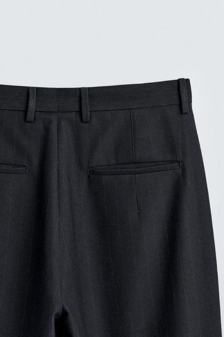 【完売品】ZARAピンストライプ柄プリーツパンツ 38