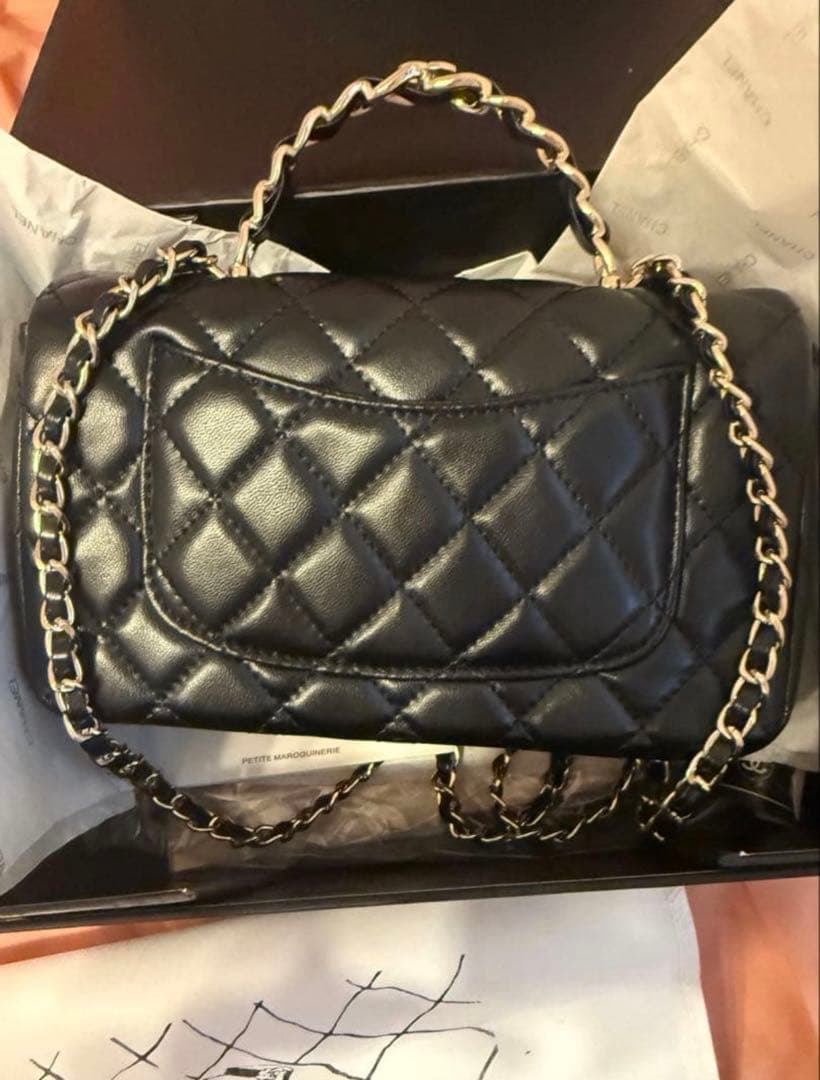 CHANEL トップハンドル フラップ ラムスキン