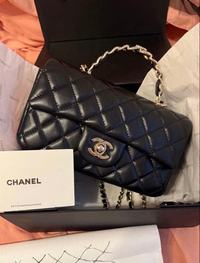 CHANEL トップハンドル フラップ ラムスキン