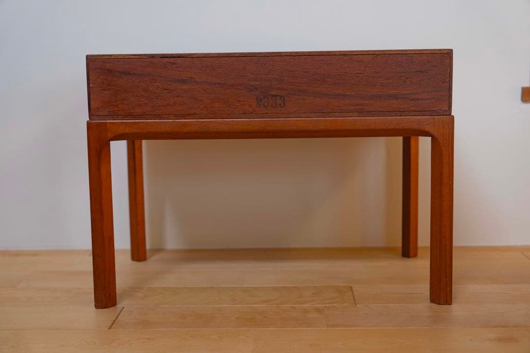 Aksel Kjersgaard カイクリスチャンセン　サイドテーブル　俵屋旅館