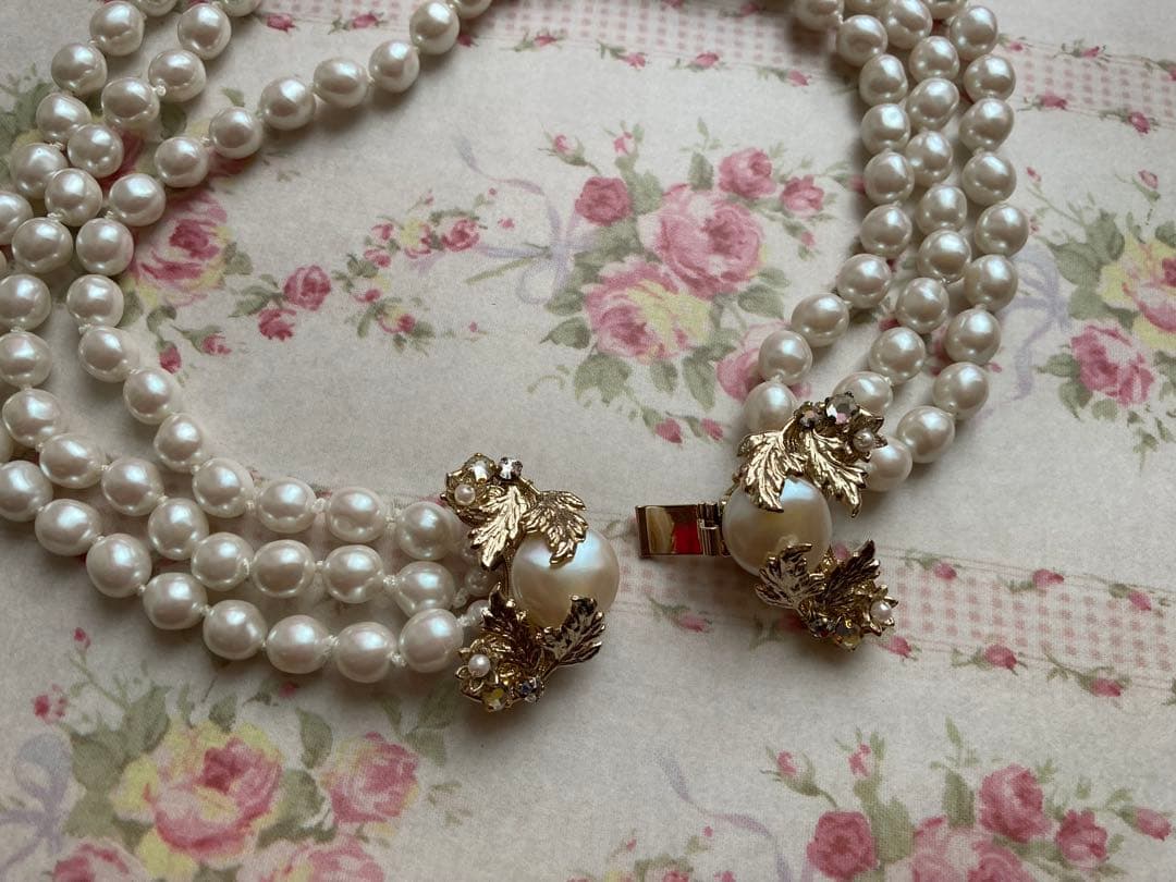 パール調ネックレス