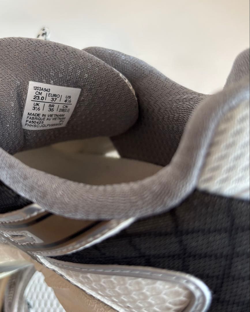 ASICS GEL-NIMBUS 10.1　アシックス　ゲルニンバス 23.0