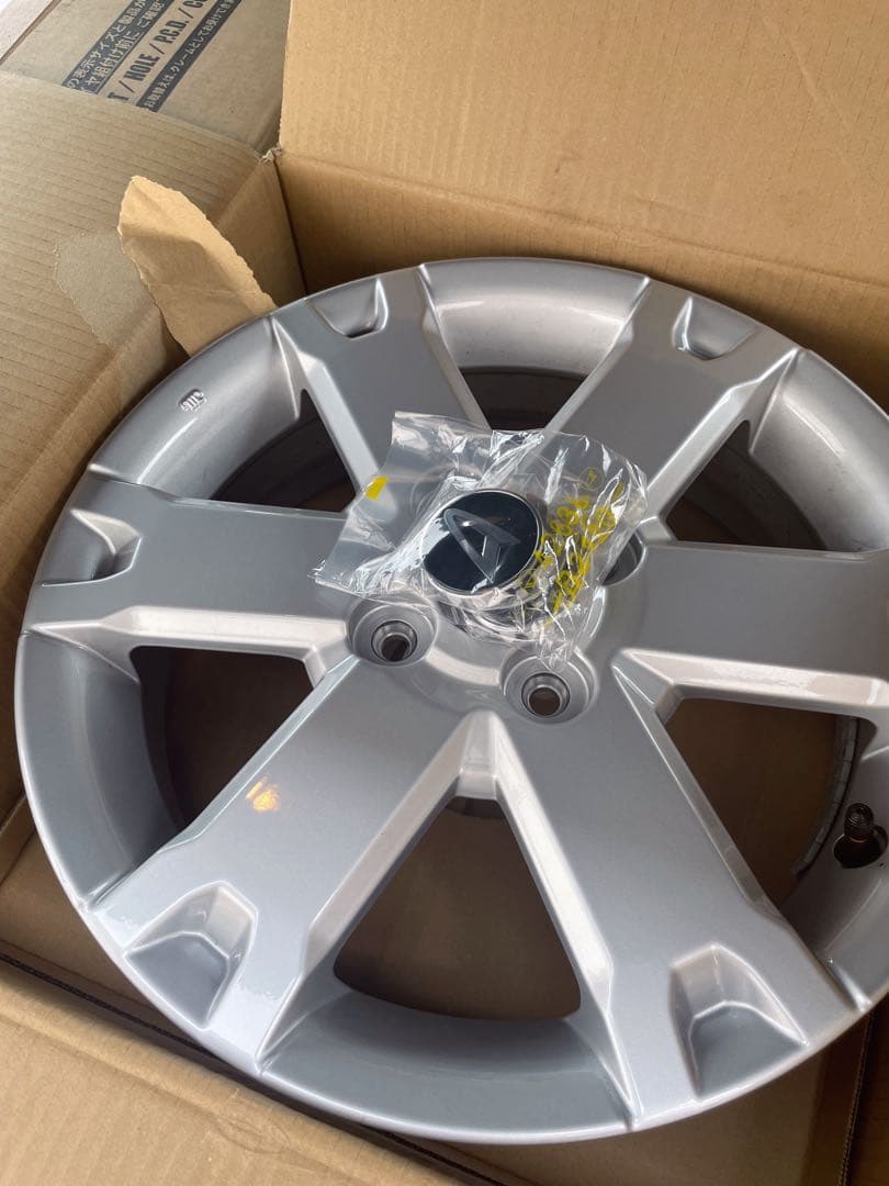【anz様】ダイハツタフト純正15インチ シルバー ホイール 4個セット②