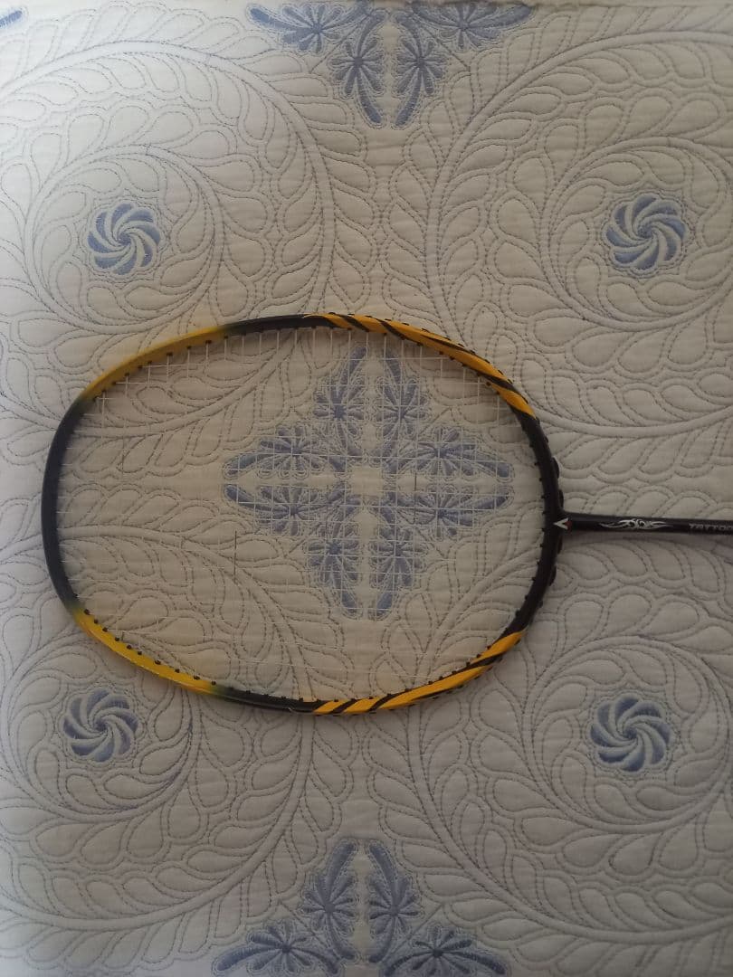 最終値下げ カラカル バドミントンラケット TATTOO 900 KAL