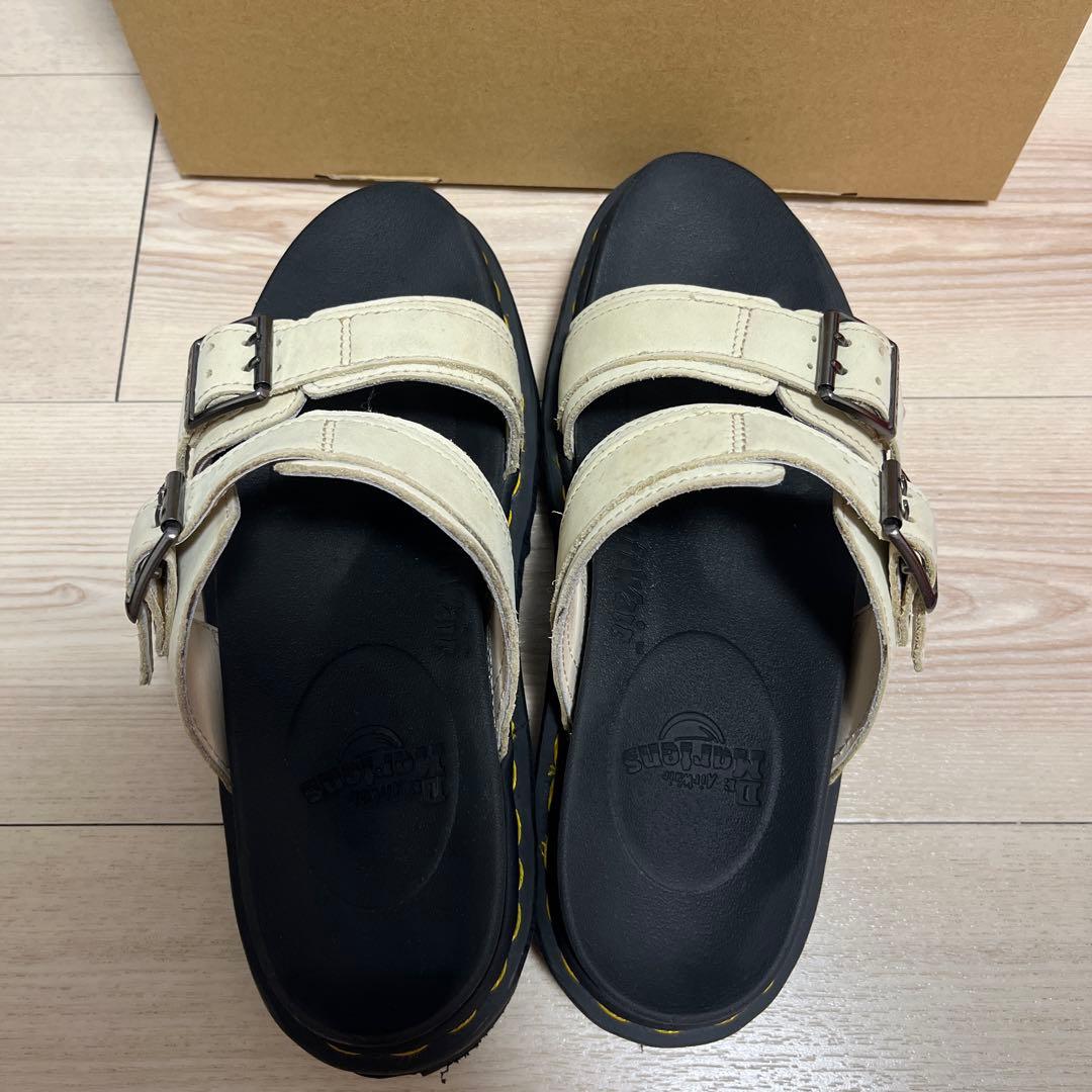 Dr. Martens ドクターマーチン　アイボリー サンダル