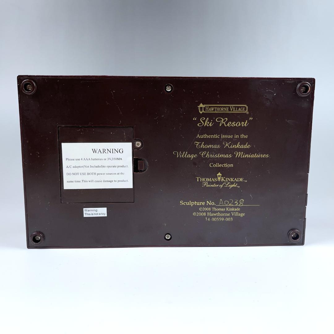トーマスキンケード クリスマス スキーリゾート ライトアップ ジオラマ 雪化粧