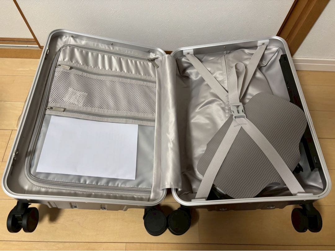 スーツケース 子どもが乗れる キャリーケース 40ℓ 機内持ち込み可 ベージュ