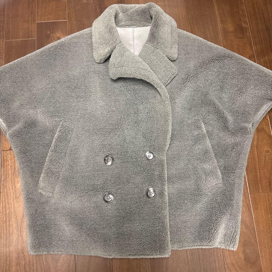 あ*み様 スタニングルアー　グレージュ ボアポンチョ ダブルボタン