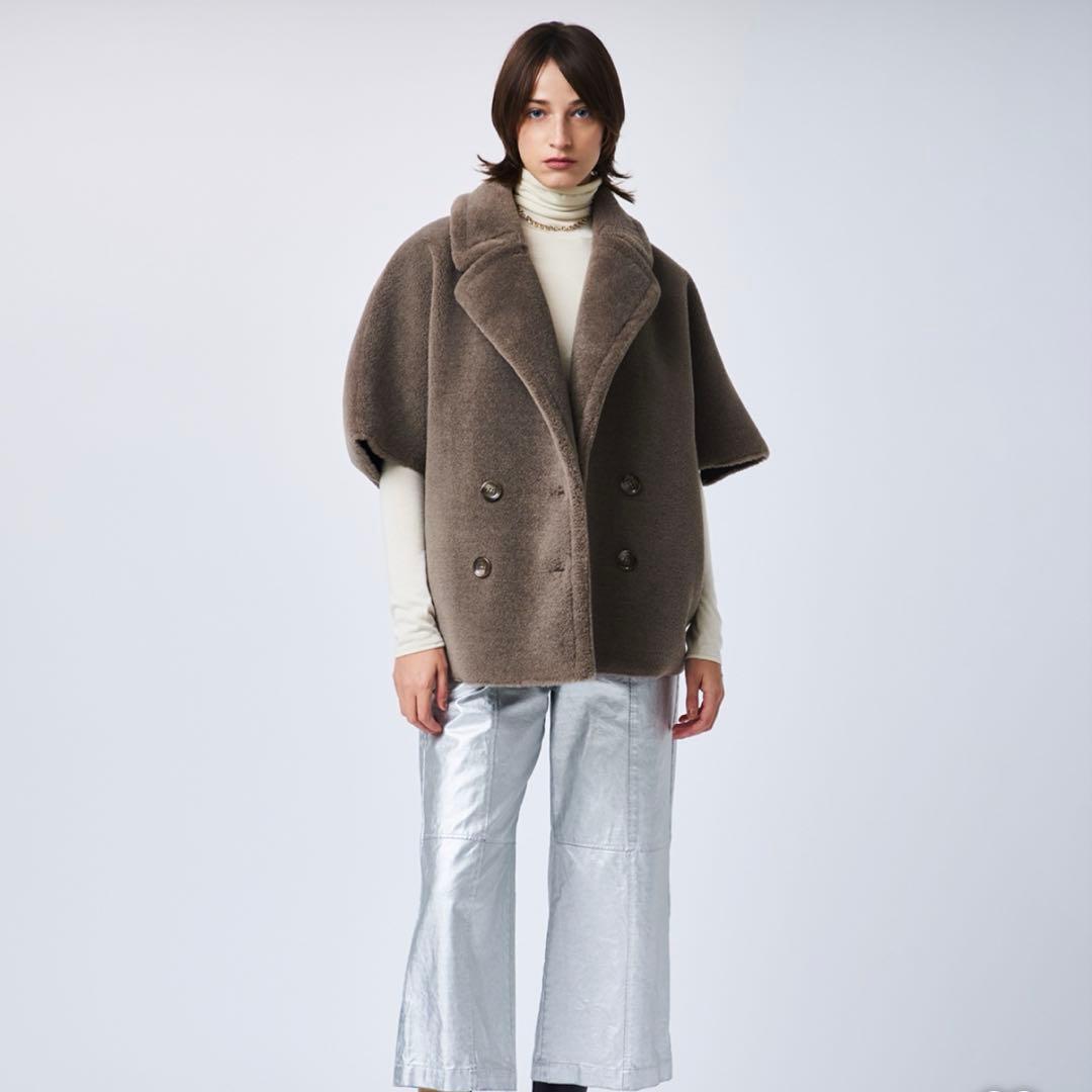 あ*み様 スタニングルアー　グレージュ ボアポンチョ ダブルボタン