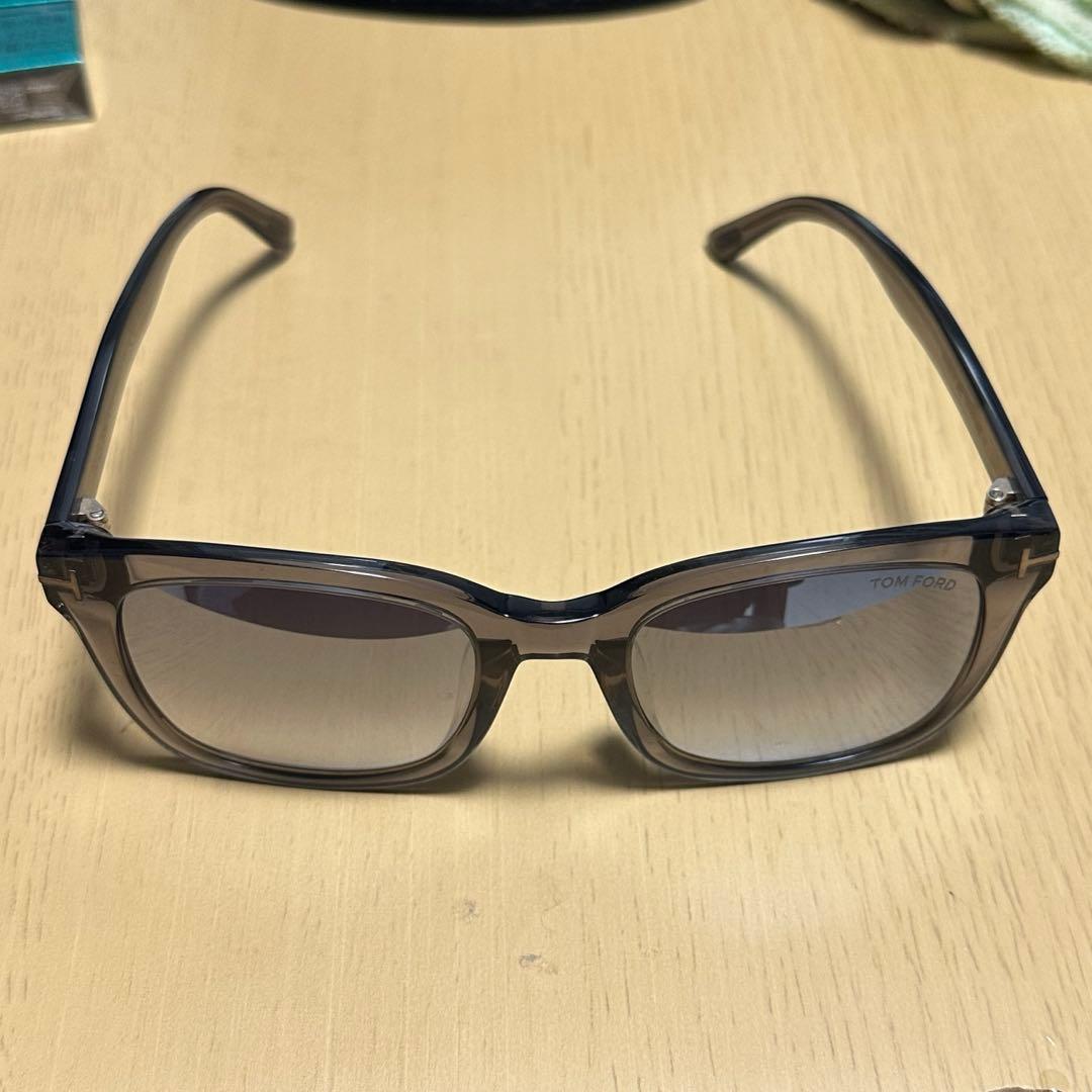 TOM FORDサングラス