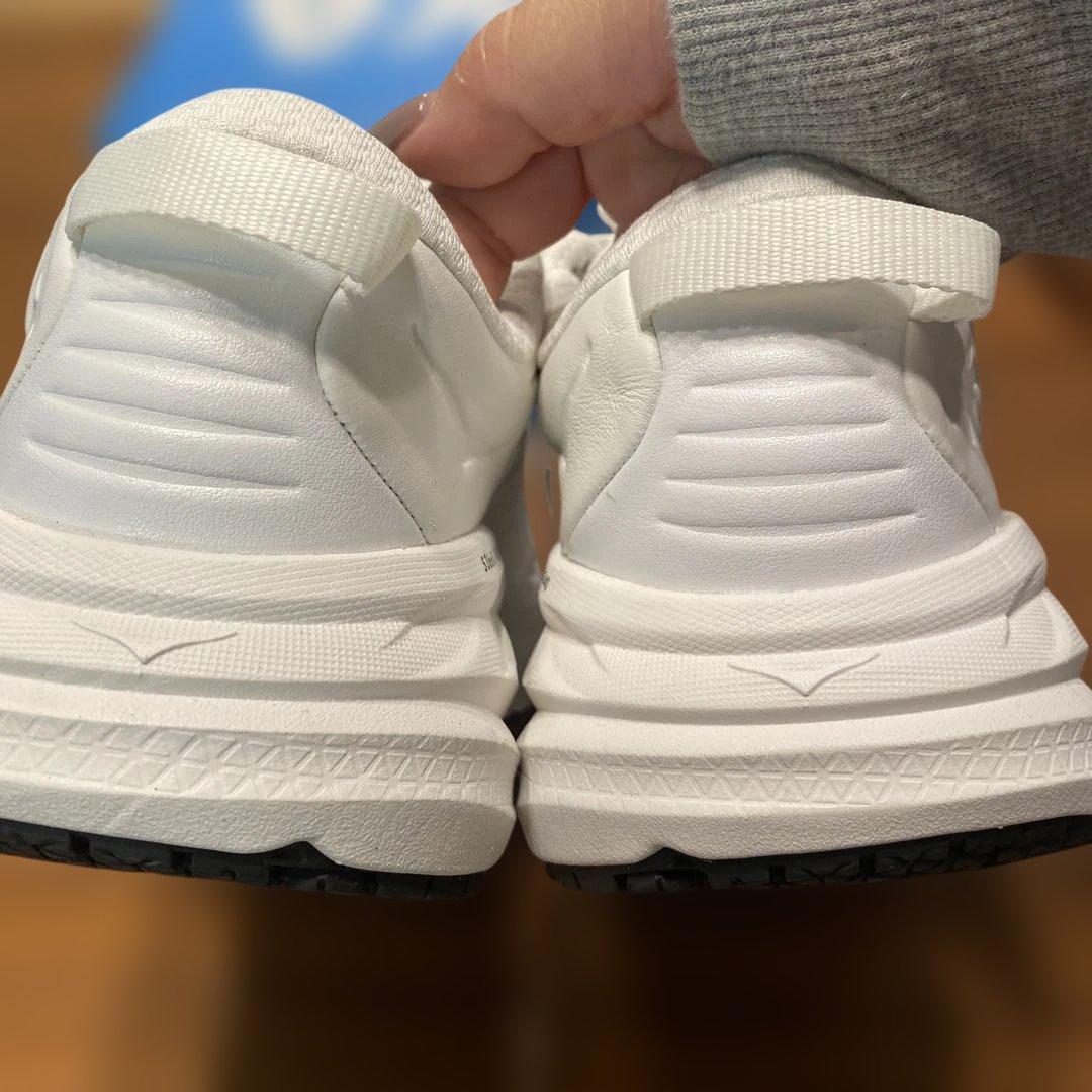 HOKA ONEONE ホカ　レザー　BONDI SR 24.5 フロスト