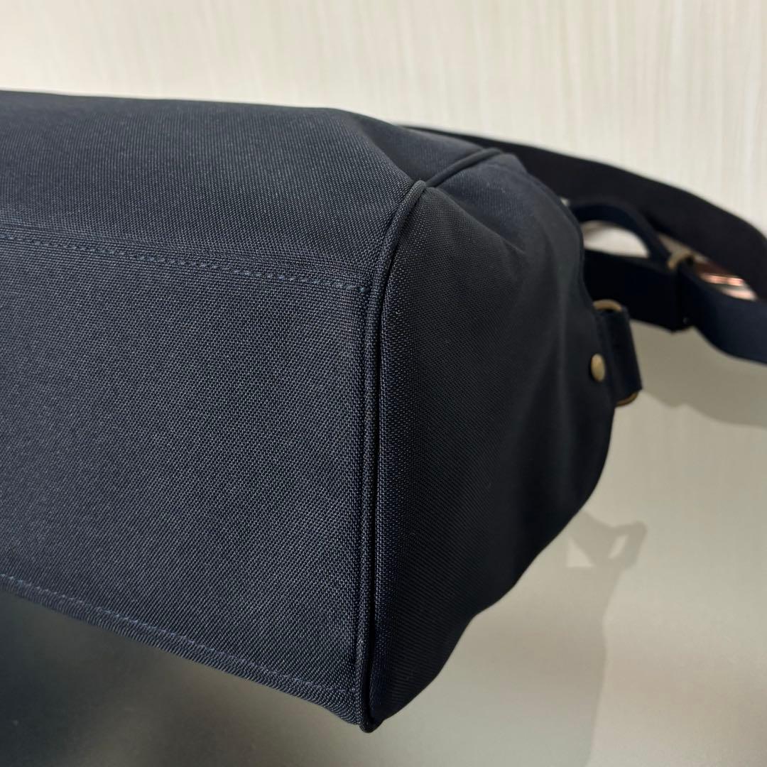 アヤノコウジ　大玉がま口ショルダーバッグ　コーデュラ　ダークネイビー