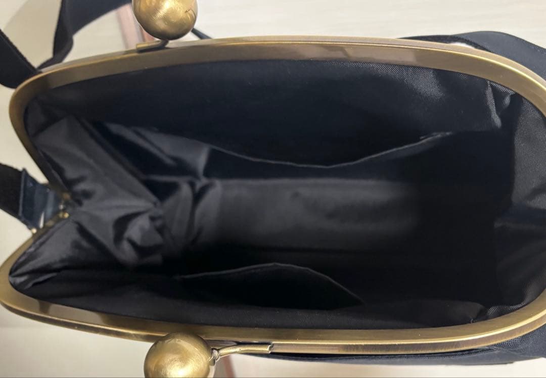 アヤノコウジ　大玉がま口ショルダーバッグ　コーデュラ　ダークネイビー